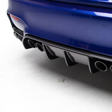 Load image into Gallery viewer, Vorsteiner Style Pre Pregged Carbon Fiber Rear Diffuser for BMW M3 F80 / M4 F82 F83 2014-2020