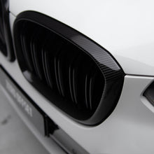 Load image into Gallery viewer, M Performance Style Pre Pregged Dry Carbon Fiber Grille (Dual Slat) for BMW X3 G01 / X4 G02 Pre LCI 2017-2021