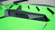 Load image into Gallery viewer, Lamborghini Aventador SVJ (2018-2022) Novitec Roof-Air-Guide (Visible Carbon)
