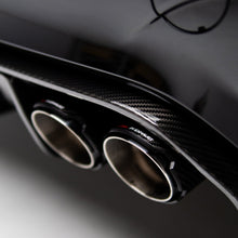 Load image into Gallery viewer, Vorsteiner Style Pre Pregged Carbon Fiber Rear Diffuser for BMW M3 F80 / M4 F82 F83 2014-2020
