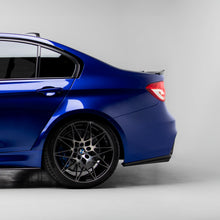 Load image into Gallery viewer, Vorsteiner Style Pre Pregged Carbon Fiber Rear Diffuser for BMW M3 F80 / M4 F82 F83 2014-2020
