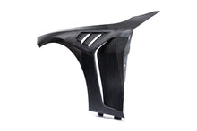 Load image into Gallery viewer, Carbon Vented Front Fender Set for BMW M4 G82 G83
